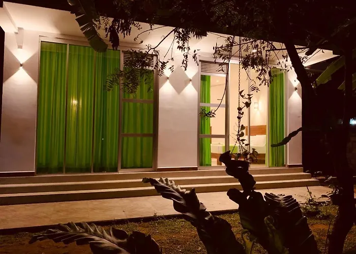 Elegant Lake Yala Safari House