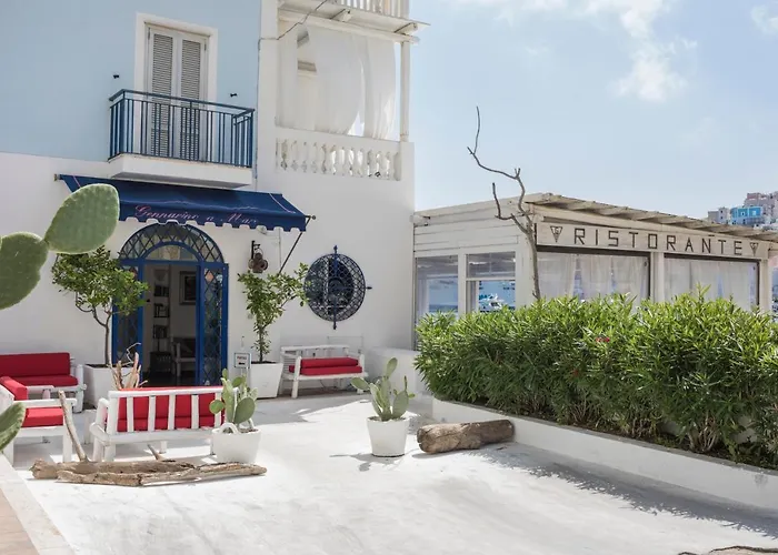 Hotel sulla spiaggia: Hotel Gennarino A Mare