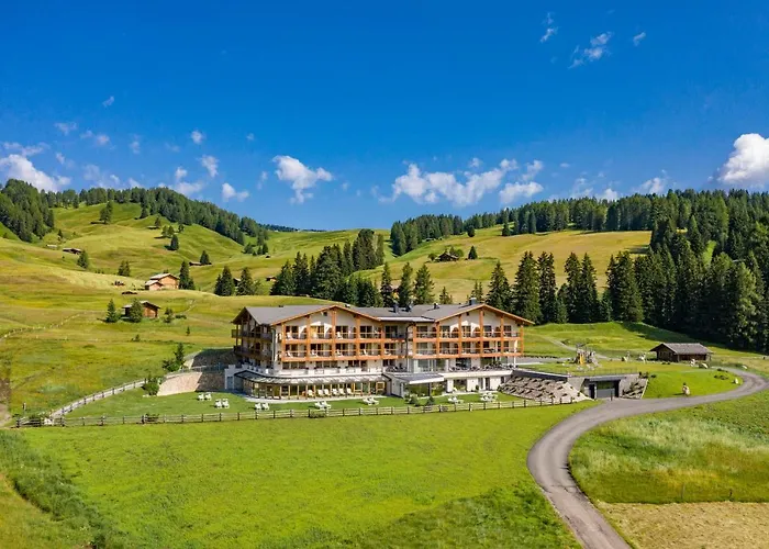 Hotel Ping Pong: Brunelle Seiser Alm Lodge