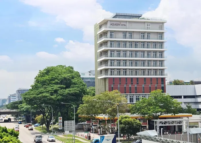 Aqueen Hotel Paya Lebar