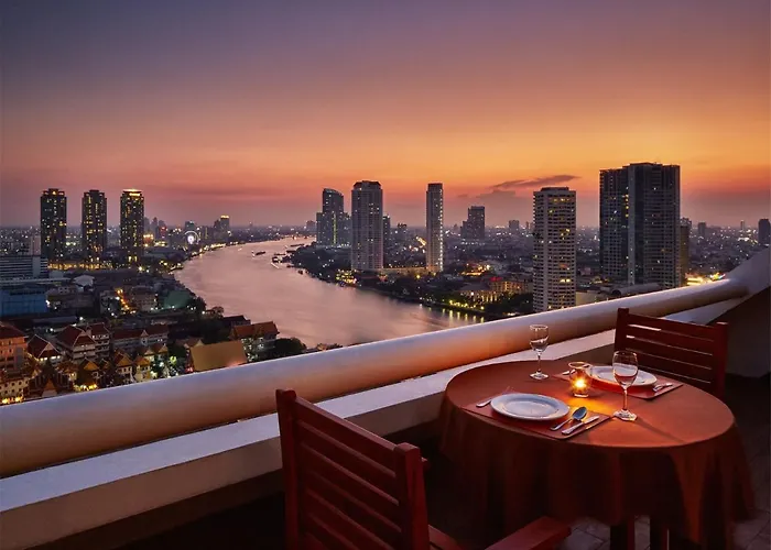 Centre Point Plus Silom - Newly Renovated