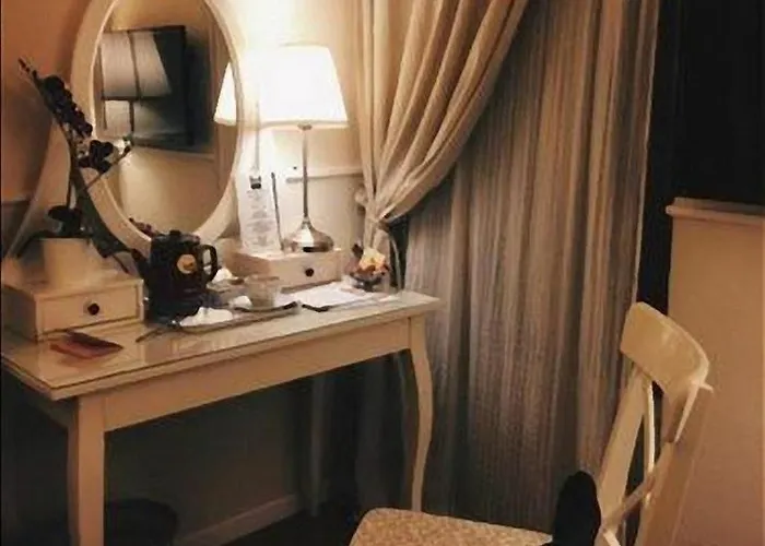 Hotel all'aeroporto: Colfelice Rooms