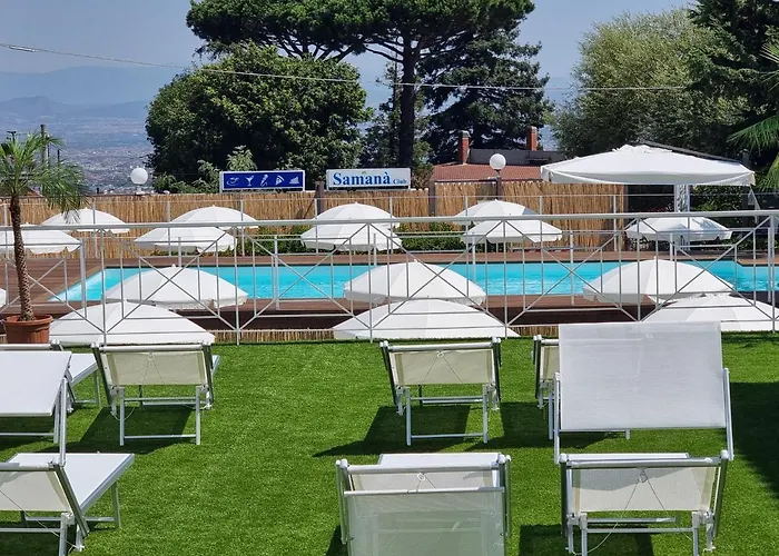 Pet Friendly hotel: Ranch Palace Hotel