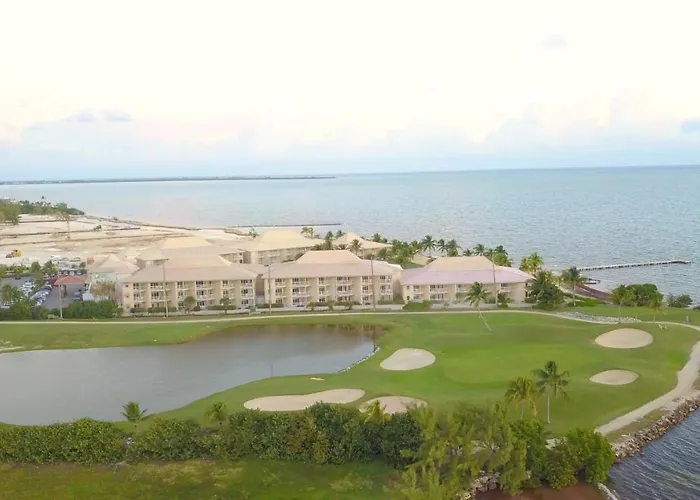 Romantic hotel: The Grand Caymanian Resort