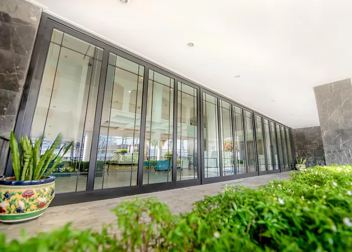 Hotel with view: Courtyard By Marriott Phuket Town