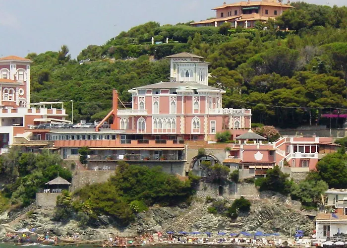 Hotel Baia Del Sorriso