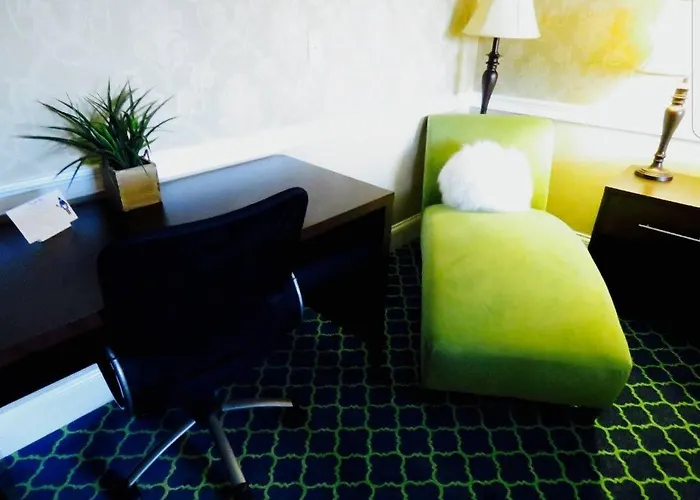 Cheap hotel: Rodeway Inn Logan International Airport