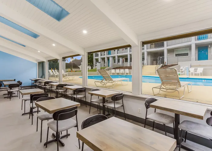 Red Lion Inn & Suites Airport
