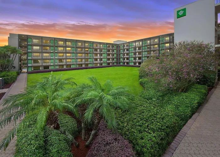 Hotels with pool Wyndham Garden Lake Buena Vista - Disney Springs Area