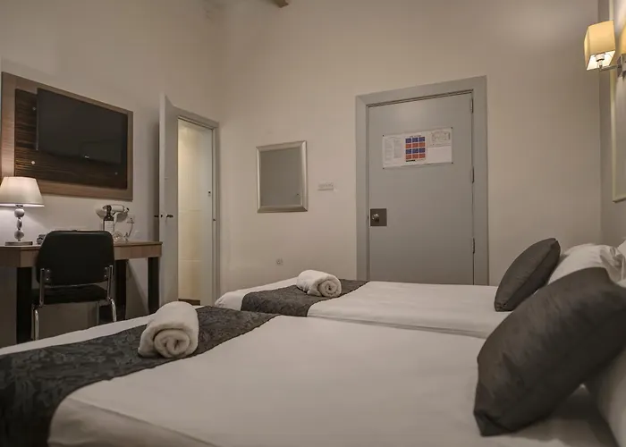 Cheap hotel: Europa Hotel