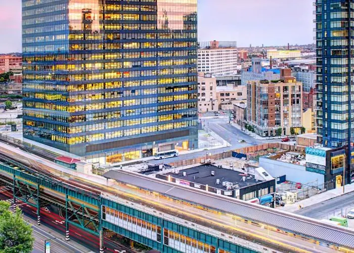 Red Lion Inn & Suites Long Island City