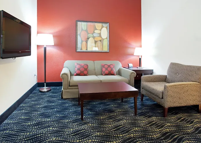 Holiday Inn & Suites -Airport By Ihg