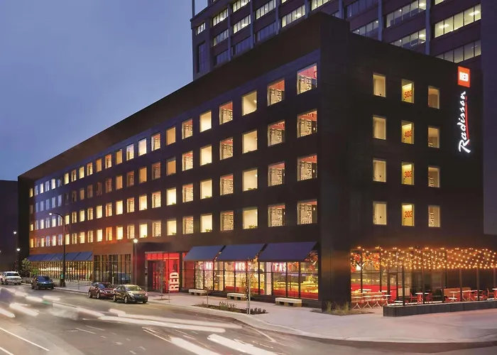 Ping Pong hotel: Radisson Red Minneapolis Downtown