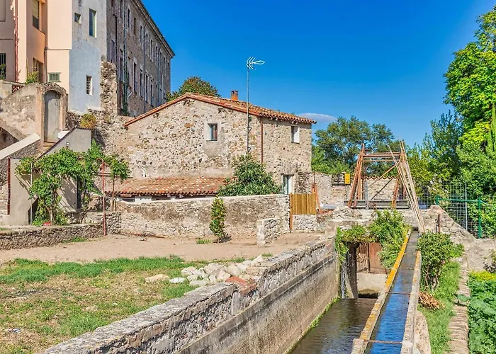 El Molino de Besalú Casa con jardín