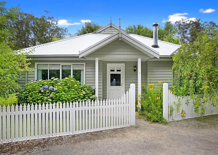 Villa: Amelina Cottages