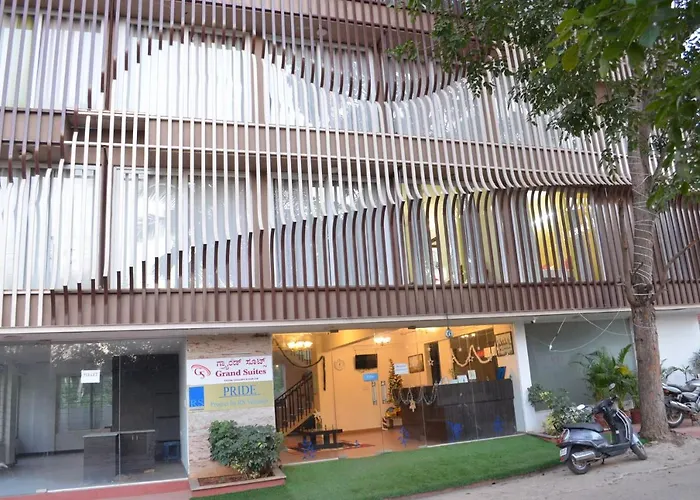 Cheap hotel: Grand Suites Yelahanka