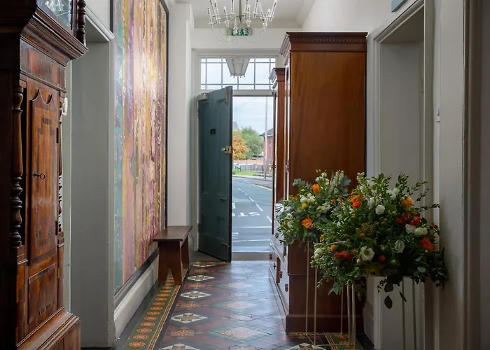 Family Hotel: St Johns House Lichfield
