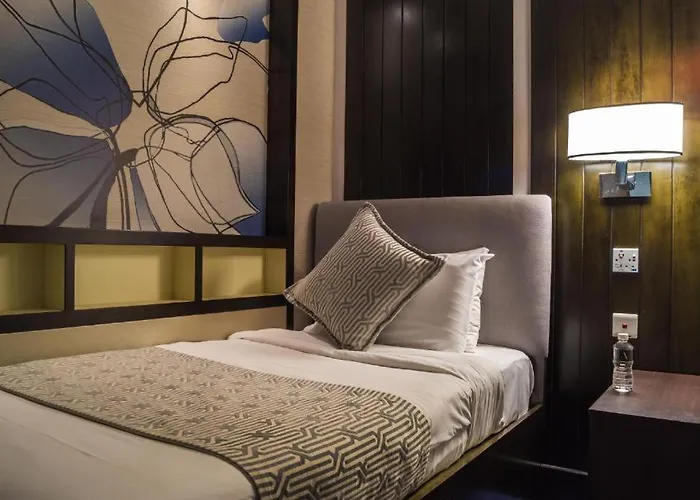 Hotels Close to Airport Ambassador Transit Lounge Terminal 2