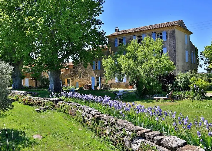 Hôtel accueillant les animaux: Domaine la Carraire