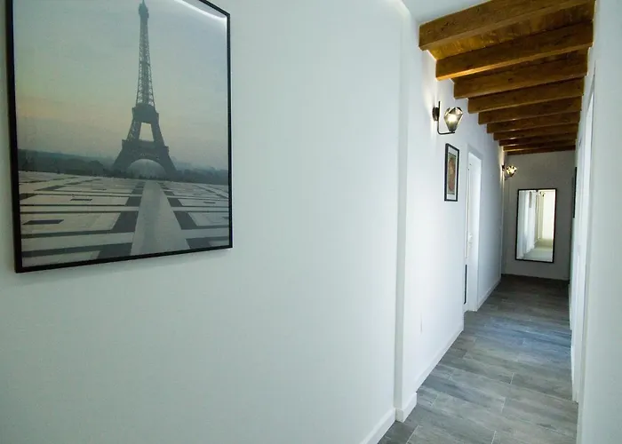 Los Alonsos - Open Mall - By AZ Rentals