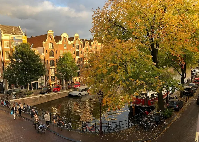 Decor Canal House