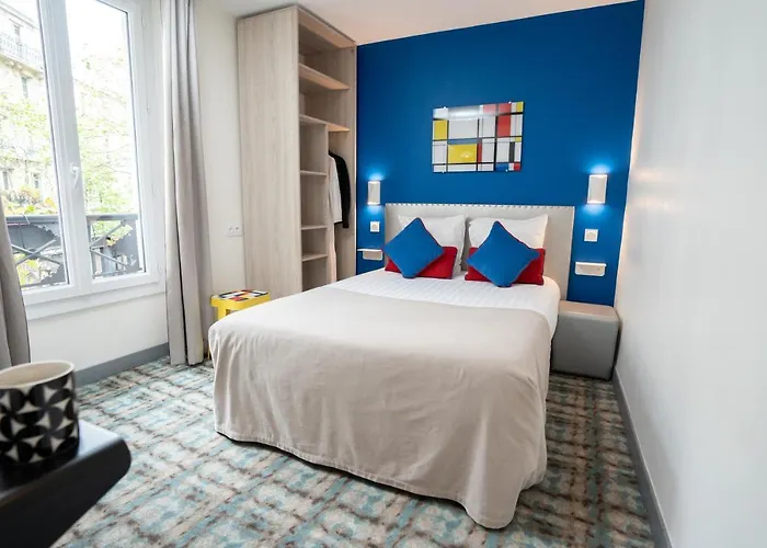 Hôtel Du Mont Dore Batignolles