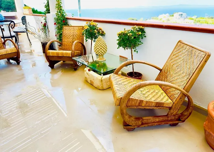 Hotel 4 stelle: Scala Fenicia 14 By Caprirooms