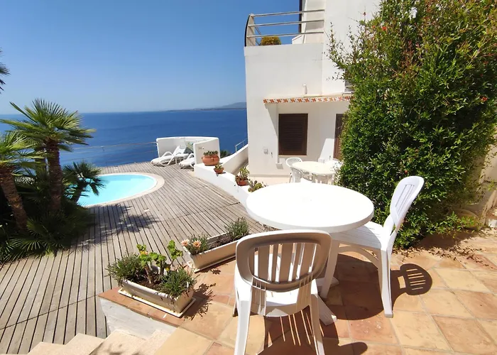 Self Catering: La Rosa Sul Mare
