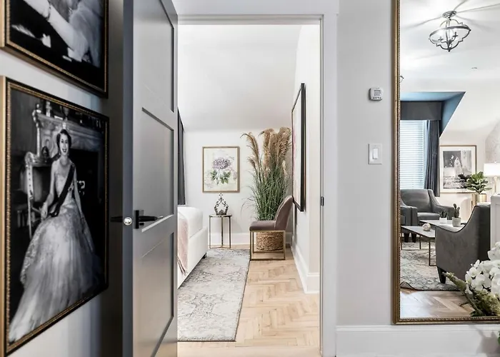 Hotel with view: The Inn On Officers' Garden