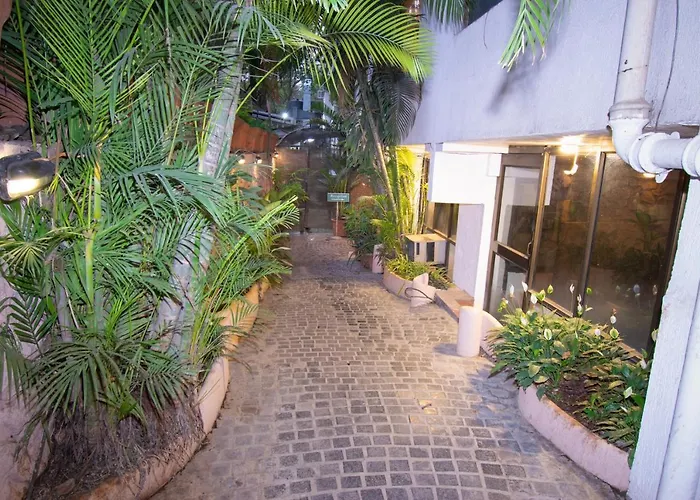 Octave Bund Garden
