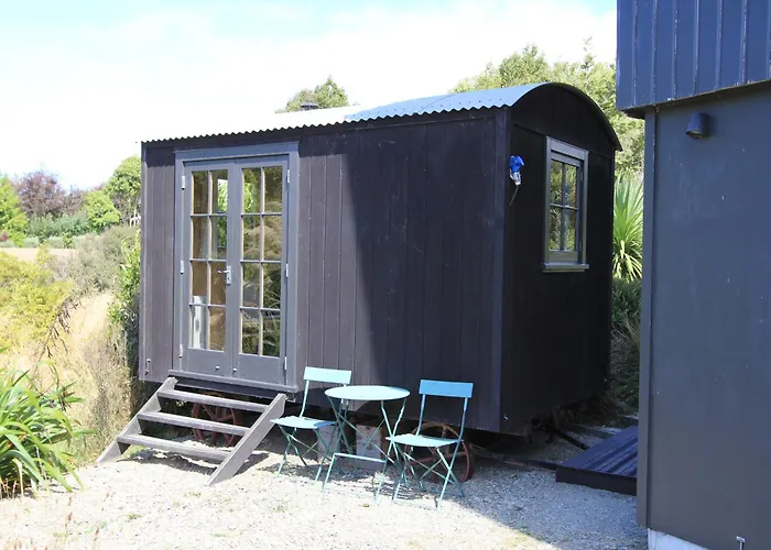 The Bird Hide - Rustic Luxury By The Water