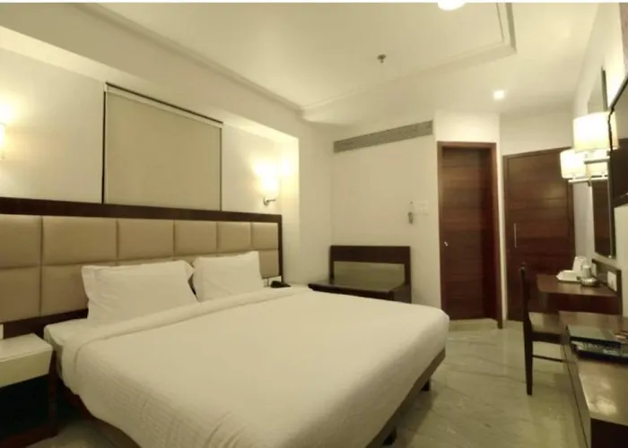 Flagship 83490 Hotel Bently Palace