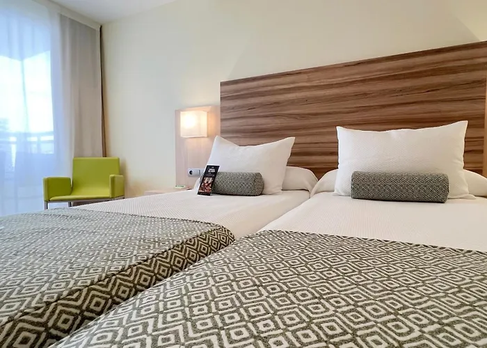 Hotel with Tennis: Riviera Beachotel - Adults Recommended