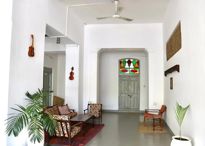 Balcony House
