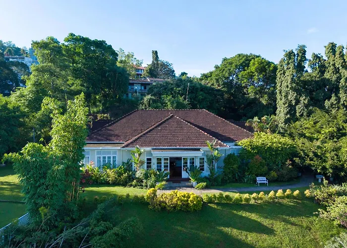 Castle Hill Bungalow By Seven Angels