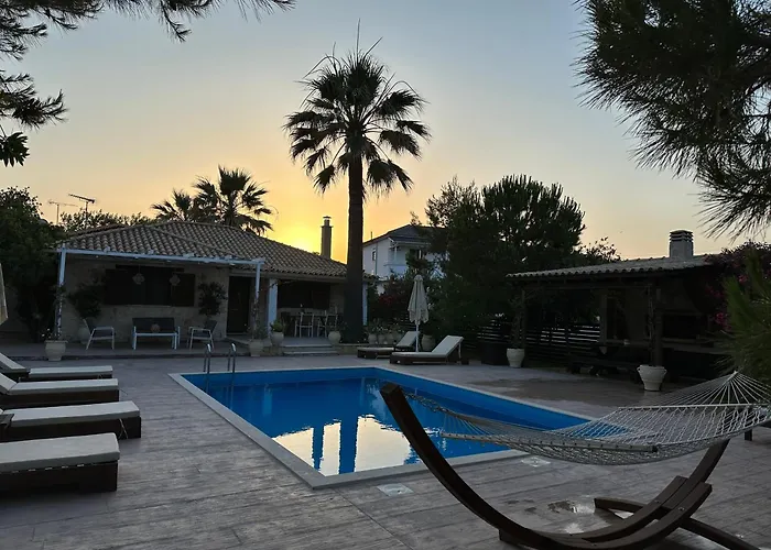 Iguana Villa