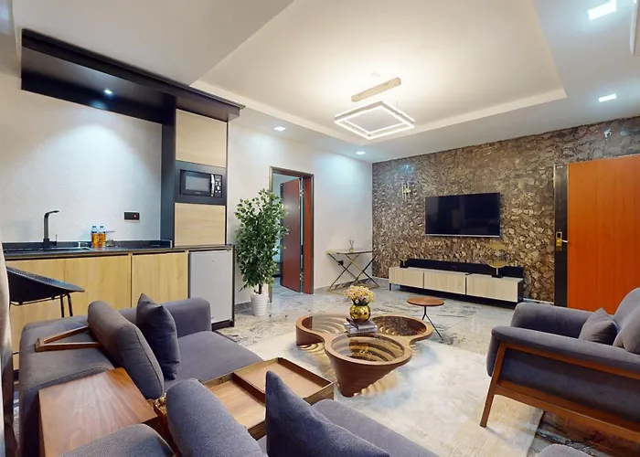 Hotel with pool: Yanna Apartment By Khaliques