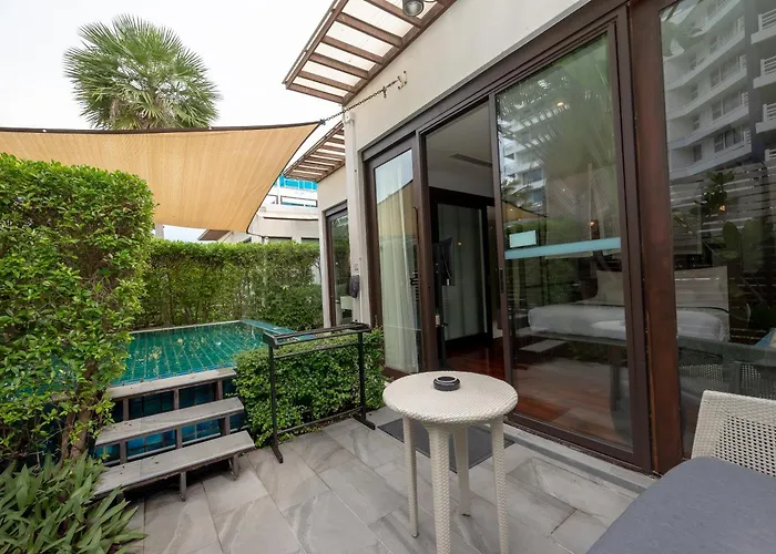 Spa Hotel: The Rock Hua Hin Beachfront Spa Resort