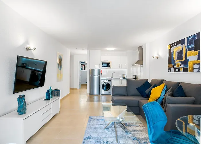 Beach hotel: Paloma Beach Apartments