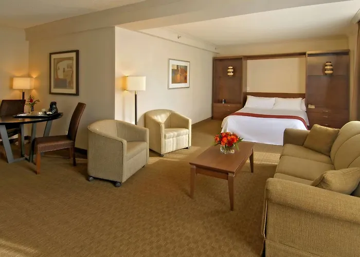 Hotel with view: Best Western Plus Lamplighter Inn & Conference Centre