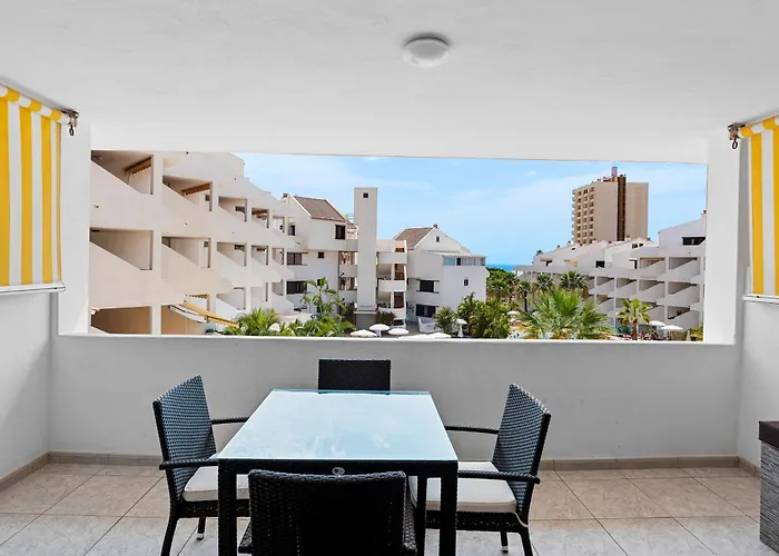 Beach hotel: Paloma Beach Apartments