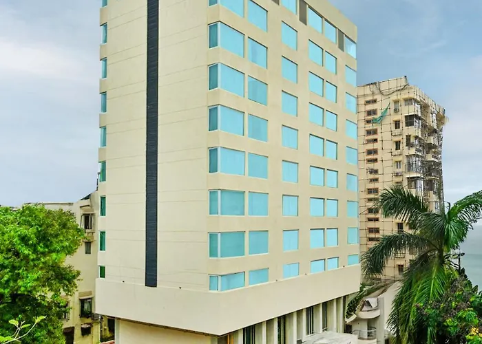 Hotels with pool Fariyas Mumbai, Colaba