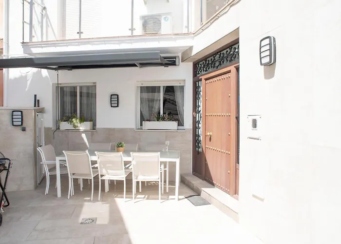 Hotel cerca del colegio: La Cueva de la Abuela