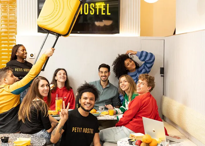 Petit Hostel Palacio Real
