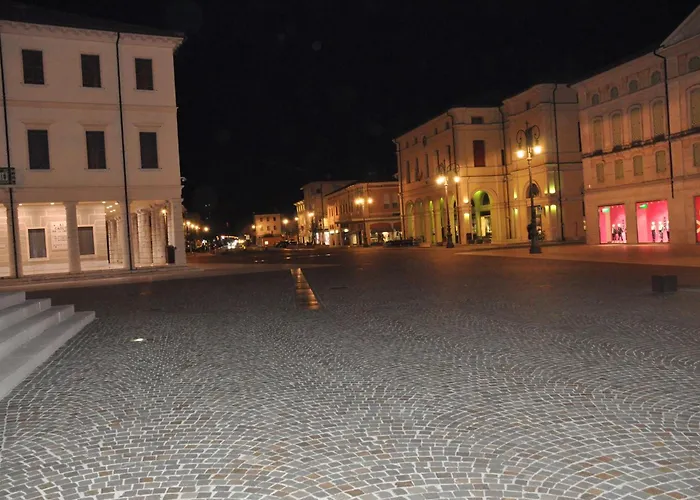 Hotel vicino al College: NAZIONALE Camere