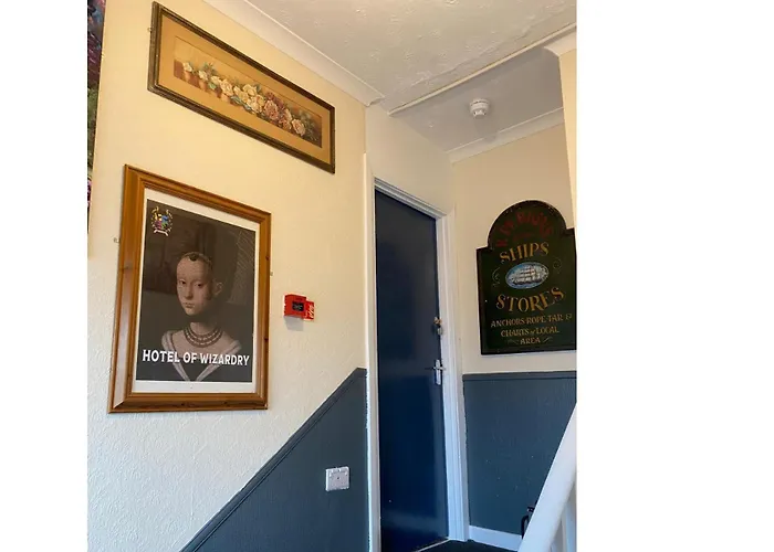 Hotel: Hotel Of Wizardry