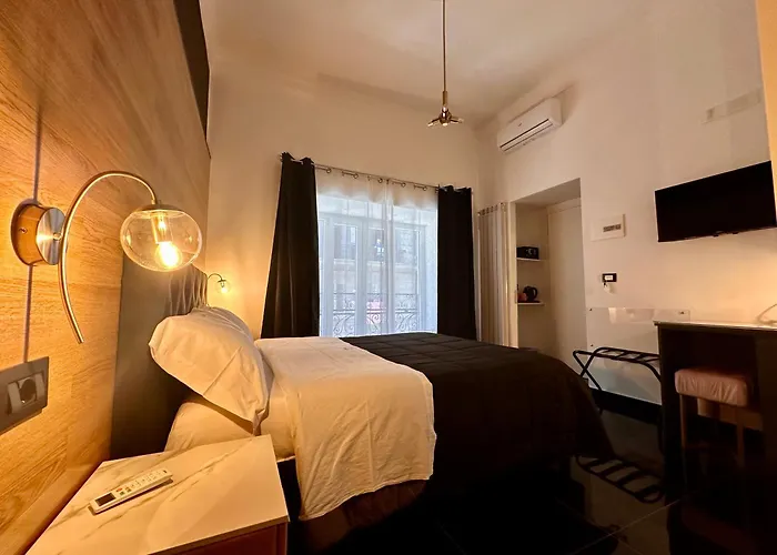 Hotel 4 stelle: Elegance Rooms Spaccanapoli