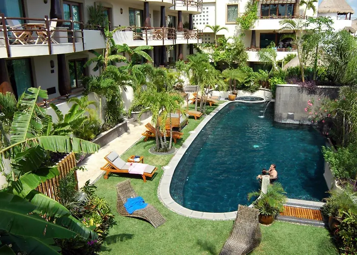 Apart-hotel: El Taj Oceanfront And Beachside Condo Hotel