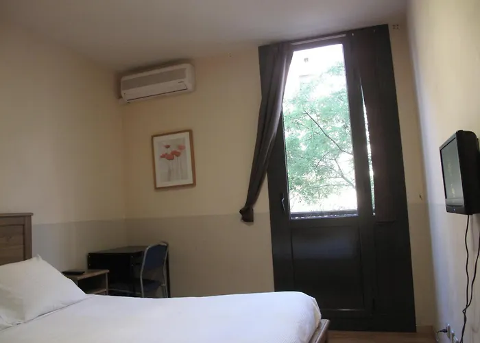 Cheap hotels Hostal Lk Barcelona
