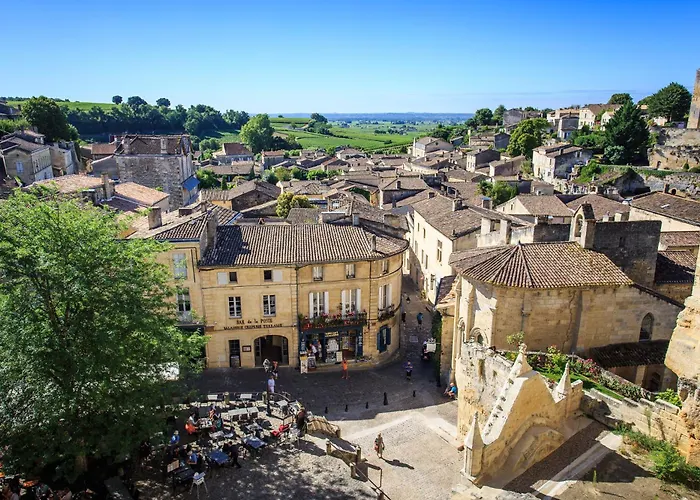 Maison De La Tour